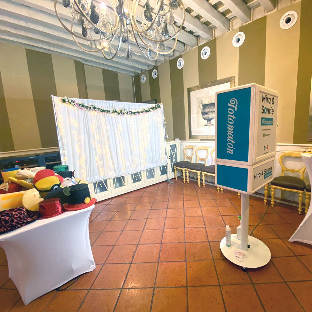 Invitados disfrutando del fotomatón